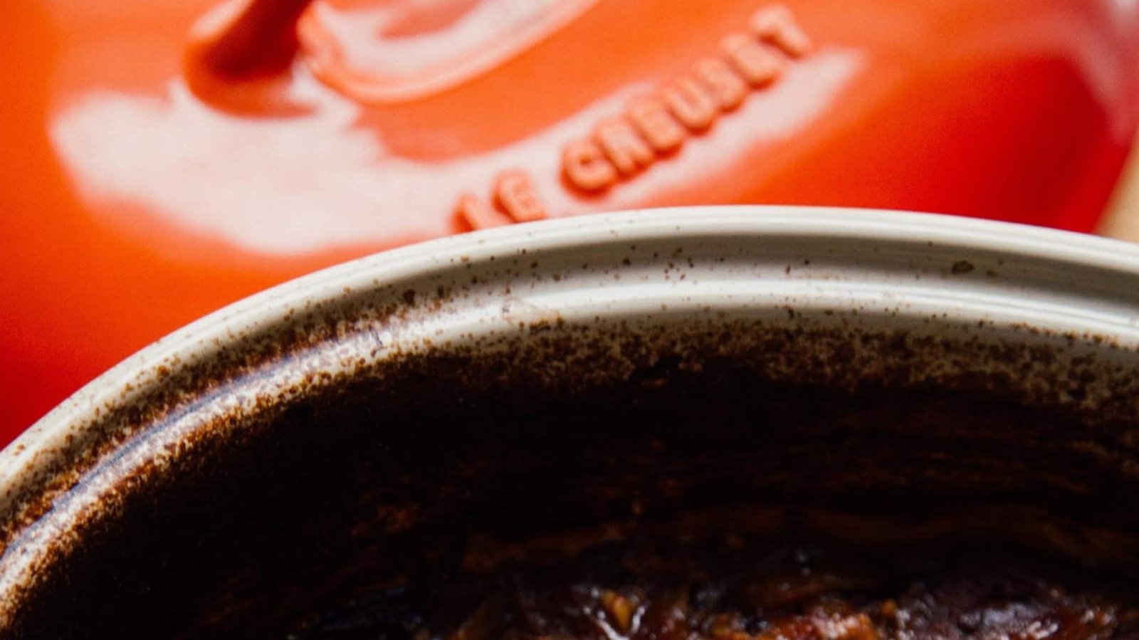 how to clean your le creuset pots and pans - Article 1